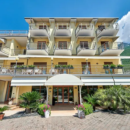 Eco Hotel Benacus-2